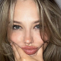 Еби Хаксли Голе