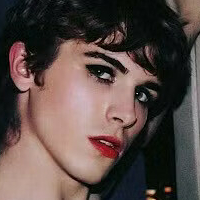 Амели Обри Голе