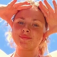 Кејси Крофт Голе