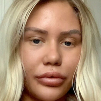 Хлое Нијемела Велс Голе