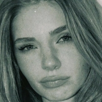 Џеј Адривнна Голе