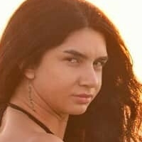 Елис Сакалли Голе