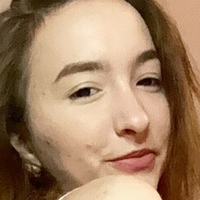 Ембер Хол Голе