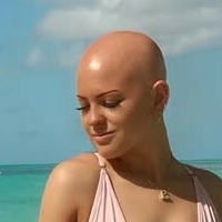 Еми Комбс Голе