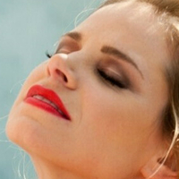 Хот Вит Фрутс Ор Флауер Голе