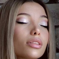 Џулии Мјау Голе
