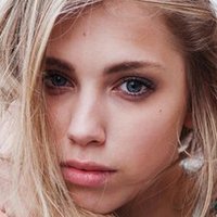 Џули Сунцова Голе