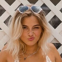 Лија Роуз Голе