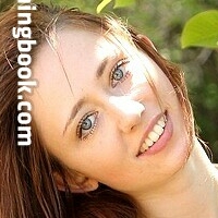 Лили Смол Голе