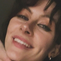 Михаела Џил Мерфи / Џеси Флауерс Голе