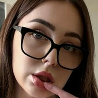 Микајла Голе