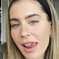 Мисис Белла Голе