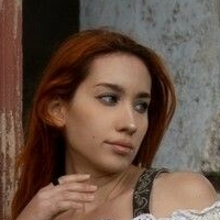Нора Голе