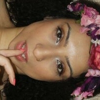 Краљица Откривена Голе