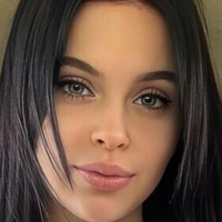 Селена Голе