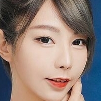 Зои Со Голе