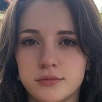 Зои Ава Голе